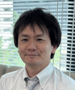 山田 太郎 氏