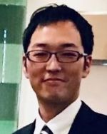 小間 峰登 氏